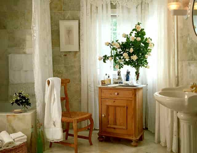 头皮屑多？我们应该怎么改善？6招和头皮屑、头皮痒说拜拜