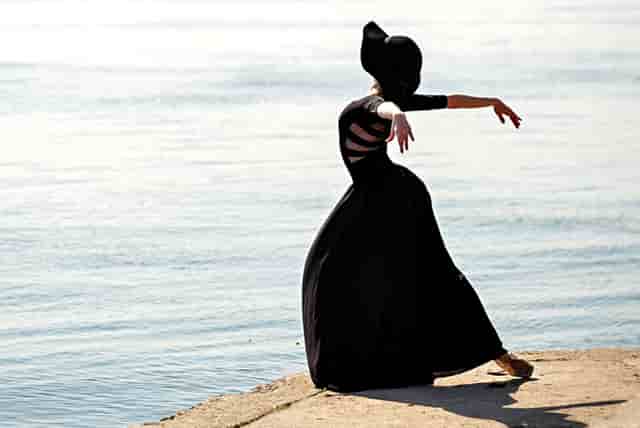 时尚西服搭配技巧(西服与领带的搭配技巧)