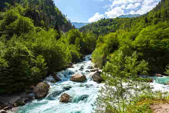 两个月夏衣时尚的穿搭技巧