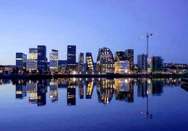 男生衣服技巧时尚夏天(年青夏天时尚衣服)