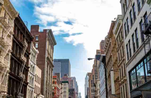 减龄技巧时尚辣妈杨幂